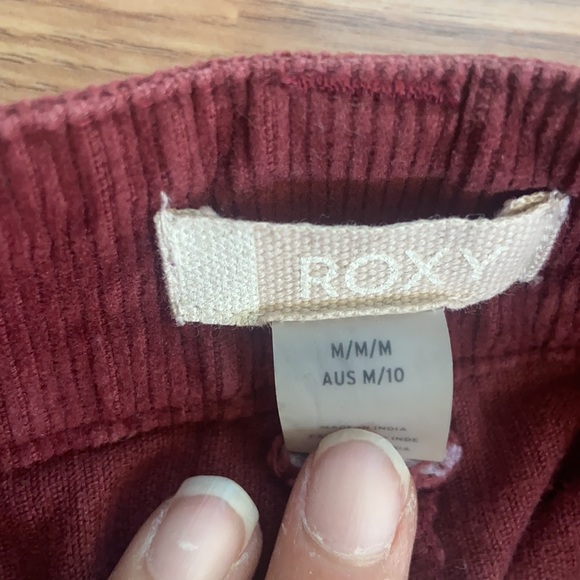 Roxy Maroon velvet shorts in size M - Picture 3 of 4